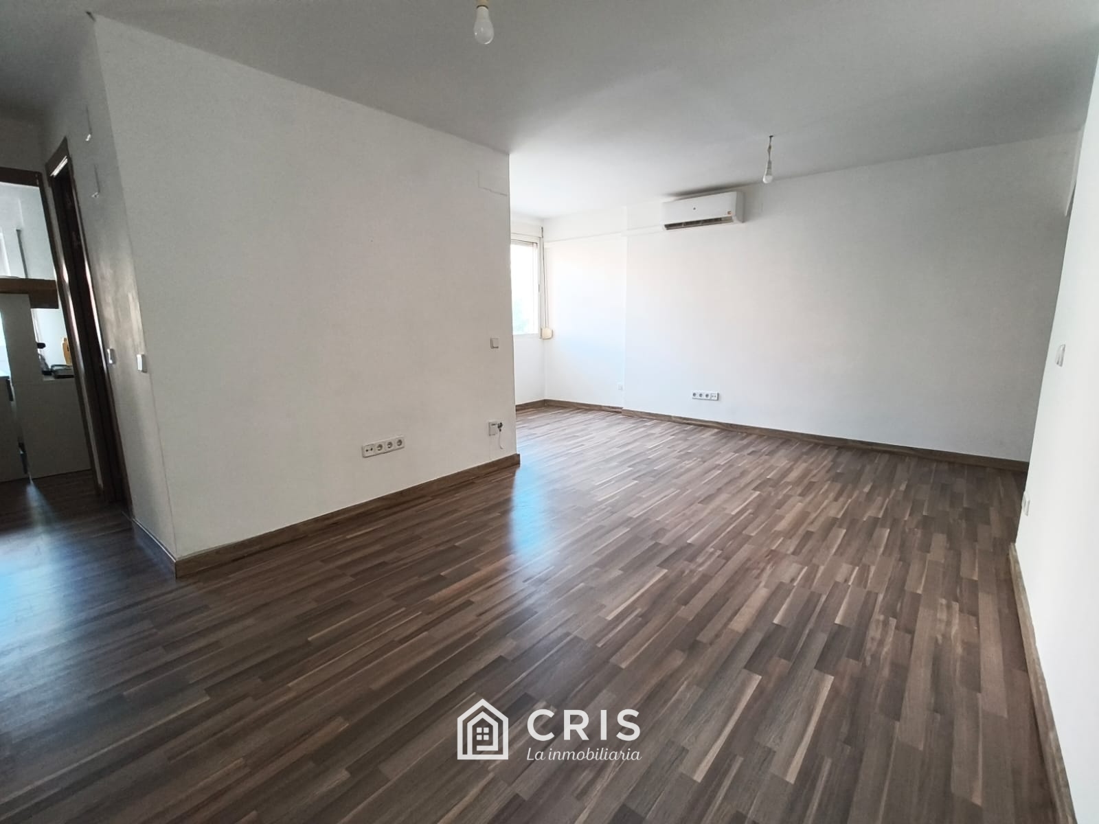 Valleaguado magnífica vivienda de 2 dormitorios (antiguamente 3), amplio salón de 20 metros cuadrados con terraza incorporada, cocina amueblada con tendedero incorporado — foto 2