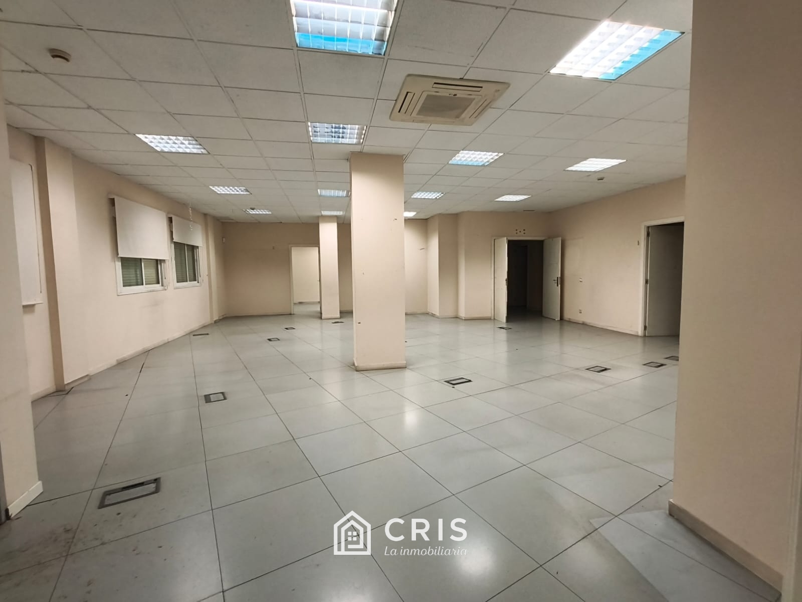 MAGNÍFICO CONJUNTO DE 10 LOCALES COMERCIALES EN ALQUILER O VENTA CON 10 PLAZAS DE GARAJE EN TORREJÓN DE ARDOZ (MADRID). — foto 5