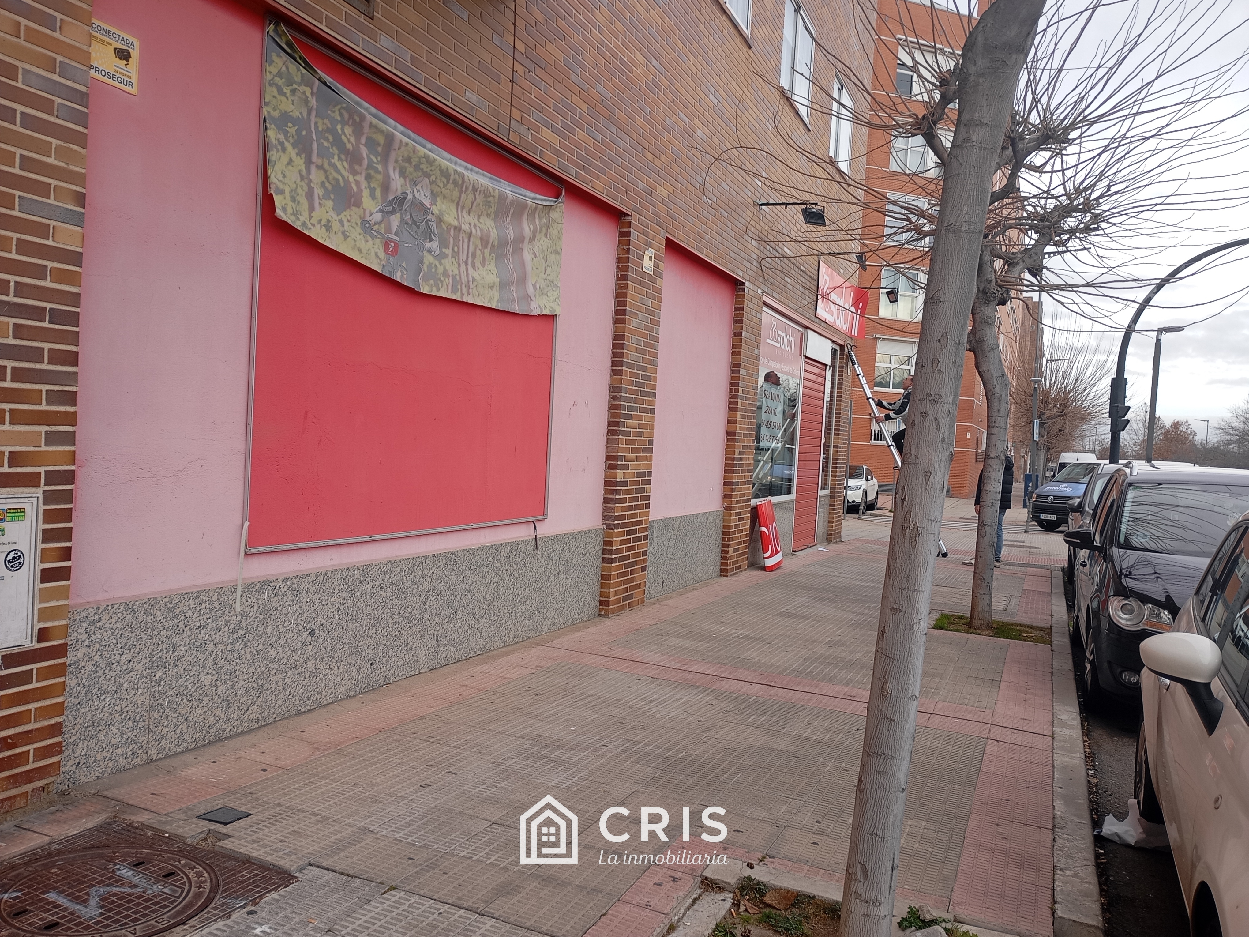 COSLADA "BARRIO DEL PUERTO" MAGNÍFICO LOCAL DE 264 METROS CUADRADOS DE ESQUINA CON FACHADA DE 43 METROS. — foto 4