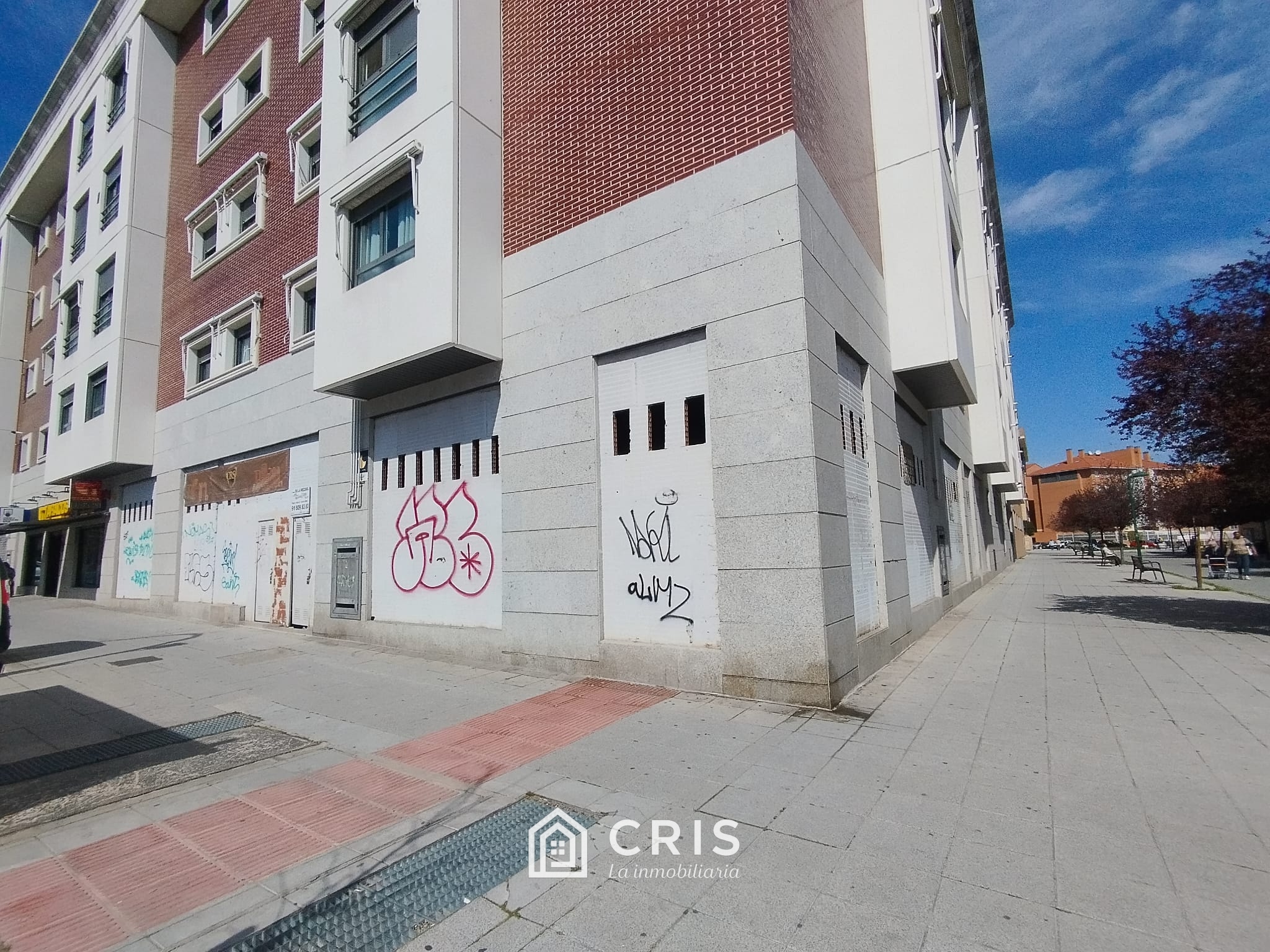 SAN FERNANDO, AVENIDA DE MONTSERRAT, MAGNIFICO LOCAL DE 258 METROS CUADRADOS DE ESQUINA CON FACHADA DE 35 METROS. — foto 4