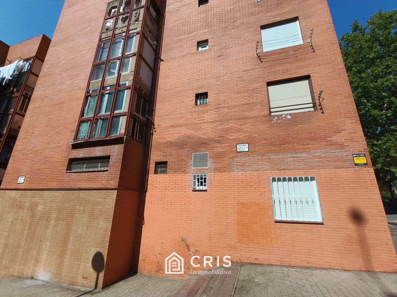VALLECAS, AVENIDA DE BUENOS AIRES, LOCAL DE 51 METROS CONSTRUÍDOS CON FACHADA DE 5,70 METROS LINEALES UNA ALTURA LIBRE DE TECHOS DE 3,33 METROS.
¡¡MAGNÍFICA OPORTUNIDAD DE INVERSIÓN!! — foto 3