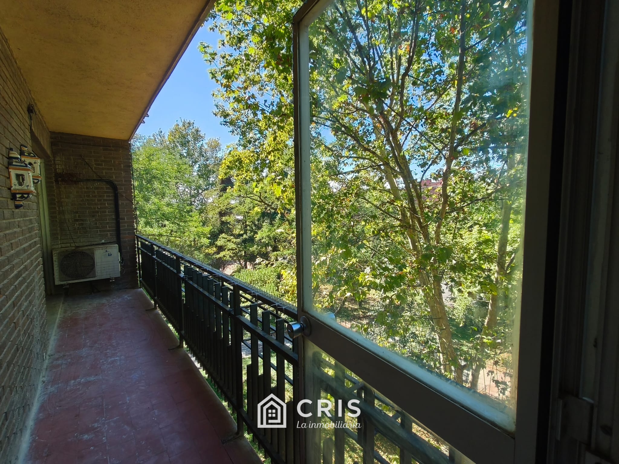 Magnífica vivienda en Villa de Vallecas (muy próxima al Ensanche de Vallecas) de 4 DORMITORIOS, 2 BAÑOS, 2 TERRAZAS, COCHERA Y TRASTERO, ASCENSOR, totalmente exterior, 3ª planta de un edificio de 5 alturas. — foto 3