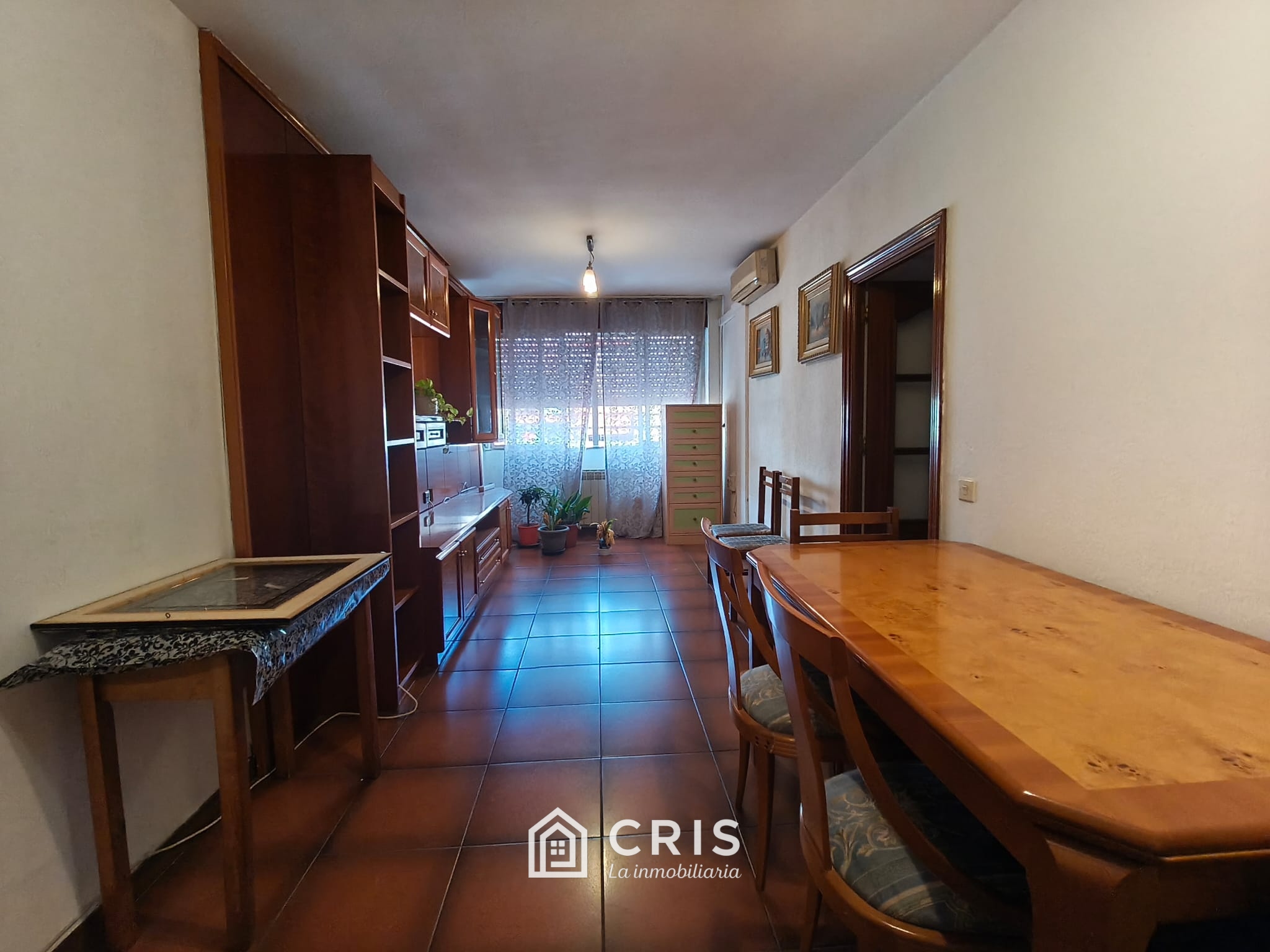 VIVIENDA DE ESQUINA, TOTALMENTE EXTERIOR, ZONA CENTRO (JUAN DE LA CIERVA) DE 65 M², DISTRIBUIDA EN AMPLIO SALÓN CON TERRAZA INTEGRADA, 3 DORMITORIOS, COCINA AMUEBLADA CON TENDEDERO, BAÑO COMPLETO. 3ª PLANTA SIN ASCENSOR. — foto 4