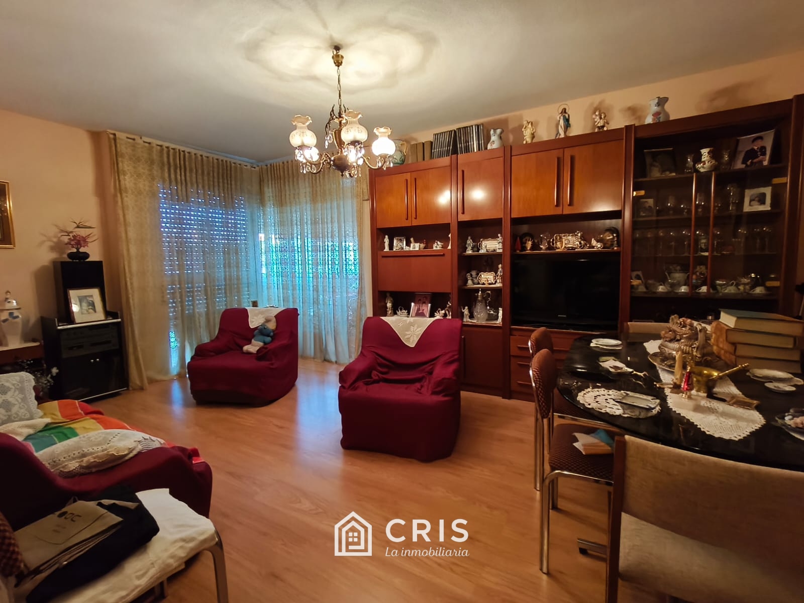 MAGNÍFICA VIVIENDA EN EL BARRIO DE SIMANCAS DE 3 DORMITORIOS Y CUARTO DE PLANCHA, AMPLIO SALÓN INDEPENDIENTE CON ACCESO DIRECTO A LA TERRAZA, COCINA AMUEBLADA, BAÑO Y ASEO, 2 ASCENSORES POR PLANTA, TOTALMENTE EXTERIOR, SITUADA EN SÉPTIMA Y ÚLTIMA PLANTA (vivienda única en el rellano).
EDIFICIO ADAPTADO PARA PERSONAS CON MOVILIDAD REDUCIDA. — foto 3