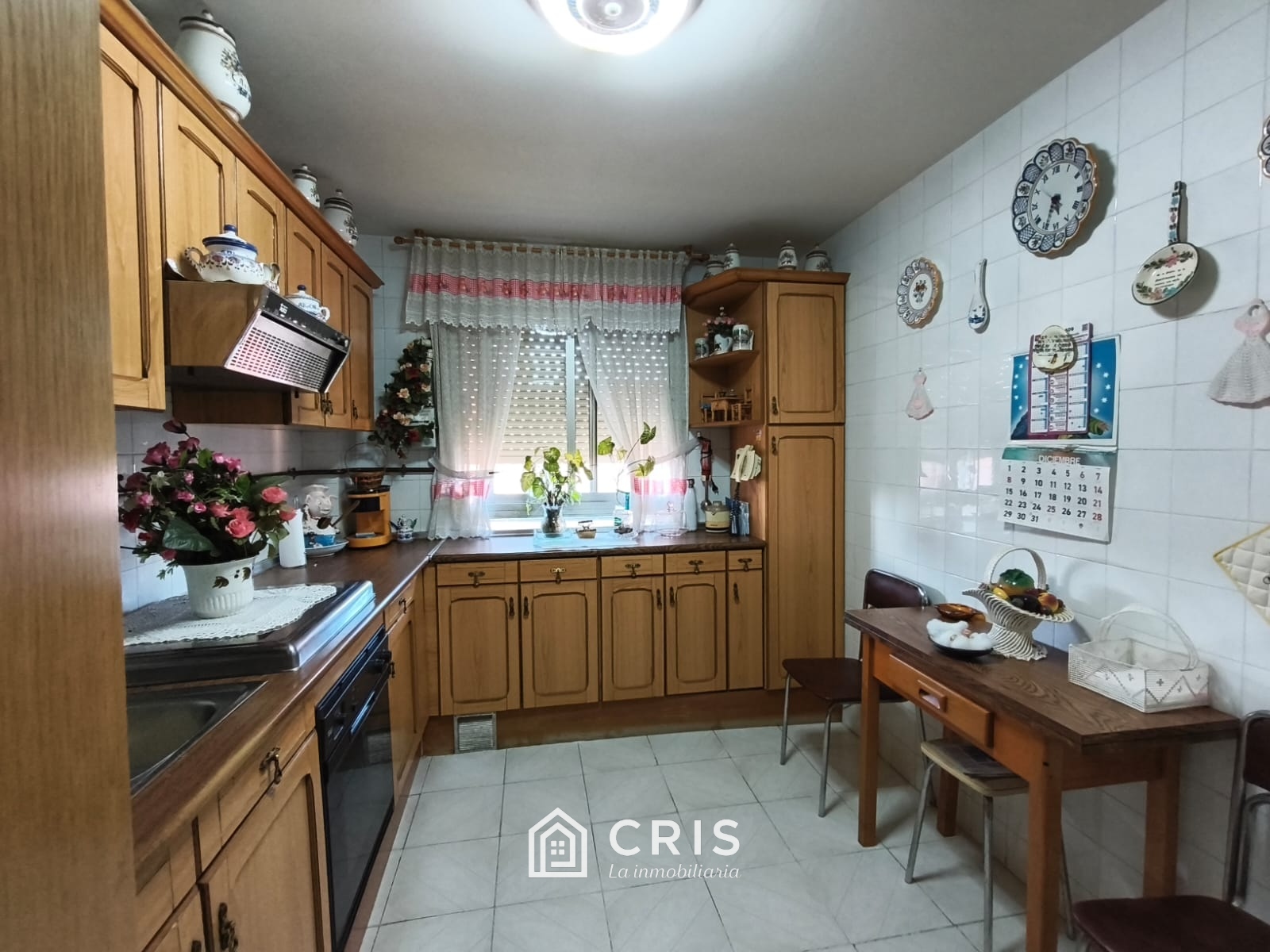 MAGNÍFICA VIVIENDA EN EL BARRIO DE SIMANCAS DE 3 DORMITORIOS Y CUARTO DE PLANCHA, AMPLIO SALÓN INDEPENDIENTE CON ACCESO DIRECTO A LA TERRAZA, COCINA AMUEBLADA, BAÑO Y ASEO, 2 ASCENSORES POR PLANTA, TOTALMENTE EXTERIOR, SITUADA EN SÉPTIMA Y ÚLTIMA PLANTA (vivienda única en el rellano).
EDIFICIO ADAPTADO PARA PERSONAS CON MOVILIDAD REDUCIDA. — foto 5